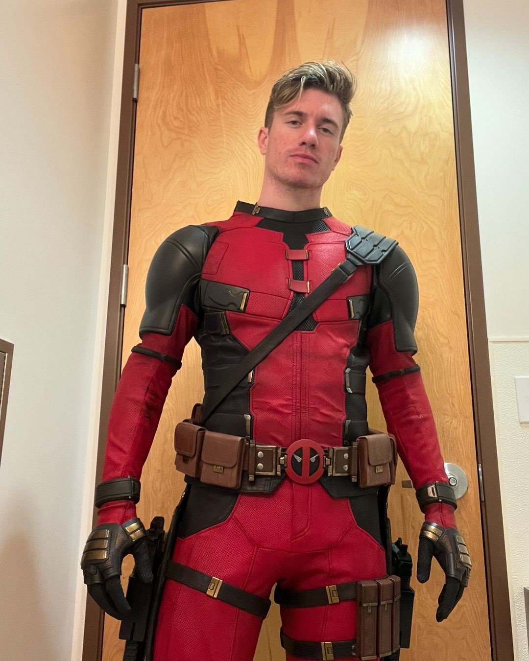 Nick Pauley: coreógrafo gay faz abertura de Deadpool x Wolverine